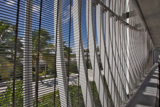 “Compliance with Florida’s hurricane codes was a force in
specifying the perfect product,” recalls Andy Franks, GKD Territory Manager. The team selected GKD’s Tigris weave,
which has a 65% open area, maintained the sleek aesthetic of
the original design intent and met the required codes.