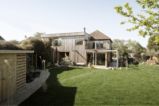 Island Cottage by Paul Cashin Architects