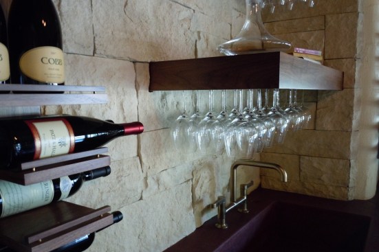 Wet-bar application of Oyster Cut Coarse Stone from Eldorado Stone