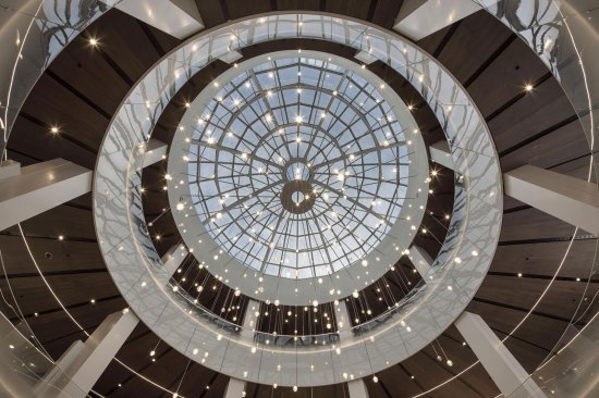 Freeform sculpture in the secondary rotunda, Centro Comercial Diagonal Mar