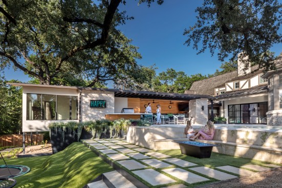 Outdoor Living Space 