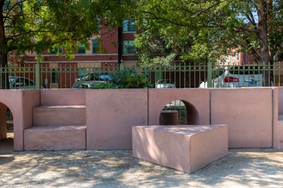 The Garden Table by Studio Ossidiana, led by Alessandra Covini and Giovanni Bellotti, organized in coordination with El PaseoCommunity Garden and NeighborSpace, Chicago Architecture Biennial, 2021