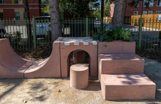 The Garden Table by Studio Ossidiana, led by Alessandra Covini and Giovanni Bellotti, organized in coordination with El PaseoCommunity Garden and NeighborSpace, Chicago Architecture Biennial, 2021