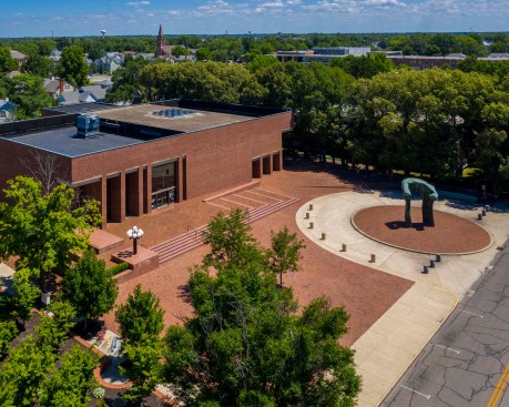 Cleo Rogers Memorial Library, by I.M. Pei