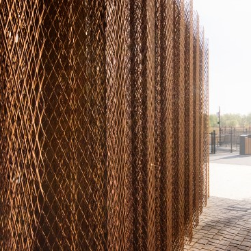 Layered mesh siding