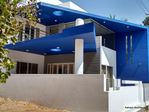 Mala's 50 X 80 Ft Bungalow In India
