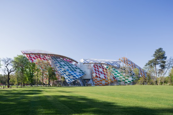 Daniel Buren, "L'Observatoire de la Lumière," work in situ, Fondation Louis Vuitton, Paris, 2016. Detail.