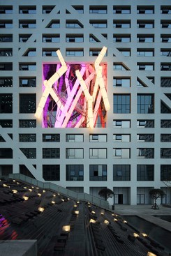 +An+installation+designed+by+Lebbeus+Woods+is+integrated+into+the+tower+facade.