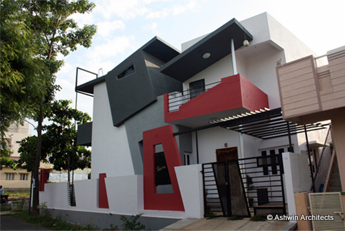 Contemporary Duplex House by Bangalore Architects.
