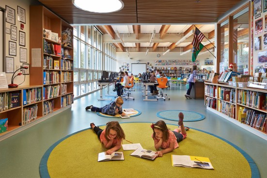 Flexible+learning+spaces+allow+independent+and+small+group+work.