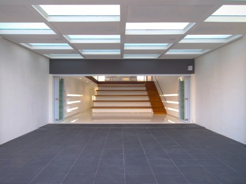 ENTRANCE CAR PORCH