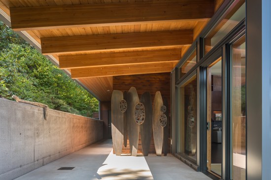 Island Retreat entryway