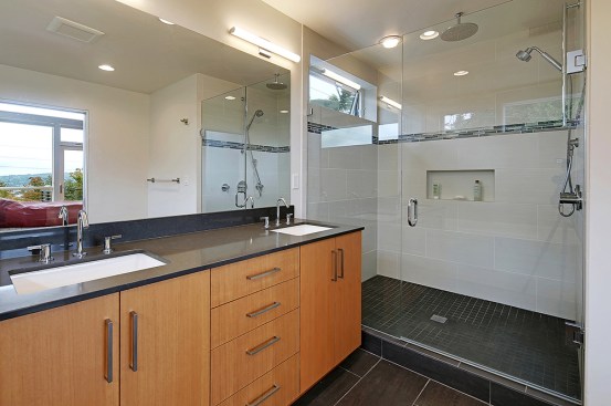 Phinney Ridge Residence bathroom