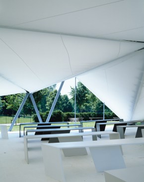 Serpentine+Gallery+Pavilion+2000+Designed+by+Zaha+Hadid