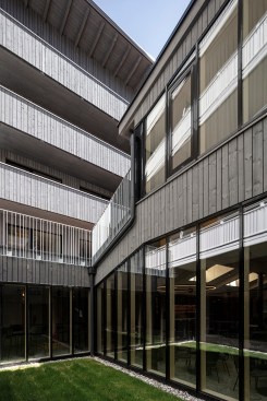 patio / The public parts in the hotel are easily distinguished from the private parts by its window appearance.
