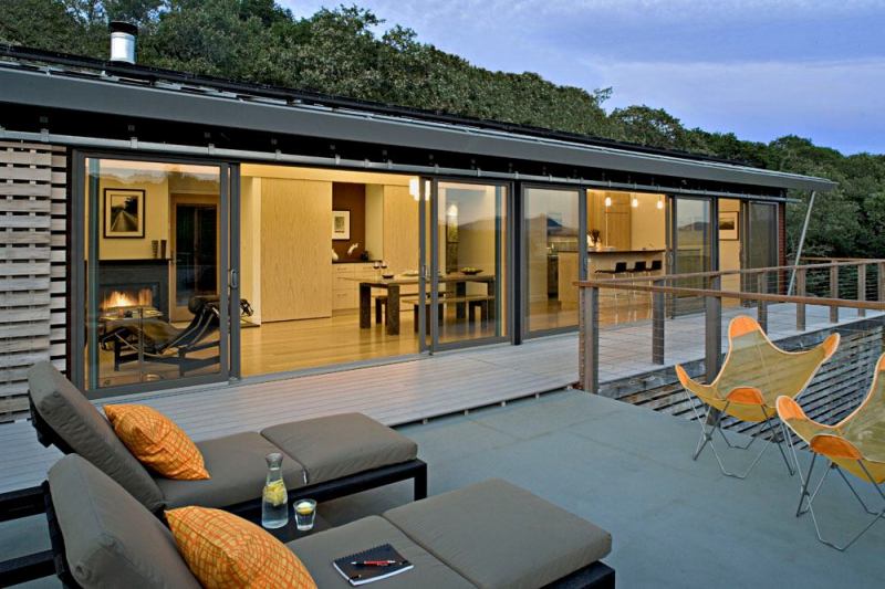 The Michelle Kaufmann-designed Glidehouse has undergone several key alterations to accommodate Blu Homes' proprietary folding modular construction system, yet it retains its original sleek and eco-friendly aesthetic appeal.