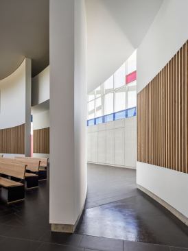 Hodgetts + Fung also designed the pews and other furnishings within the chapel. 