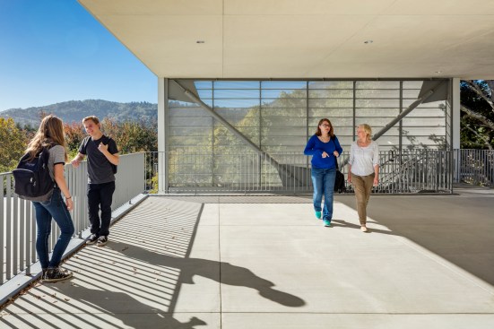 College of Marin, Kentfield, CaliforniaArchitects - Mark Cavagnero Associates / TLCD