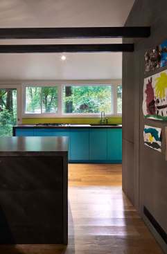 The RDA judges liked the contrast of dark and bright colors.