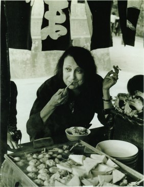 Lina Bo Bardi in Kamakura, Japan in 1978.&nbsp;