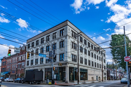 Working with a Philadelphia developer, LGA Partners renovated the Maul Building, a mid-rise, turn-of-the-century office building, into 24 one- and two-bedroom units. This project sparked development interest in other sites in the South Side of Pittsburgh.