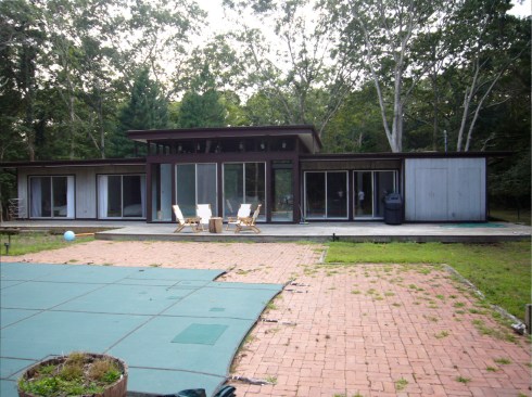 The
original structure and exterior siding of the 1960s kit house.&nbsp;