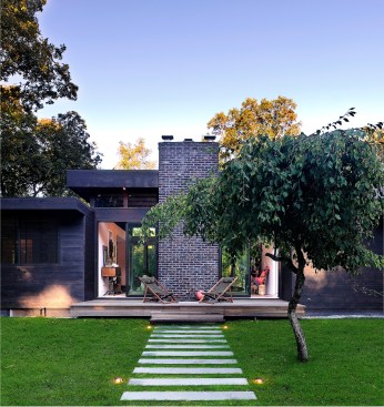 A
porch addition was added onto the exterior of the master bedroom.