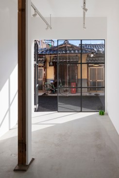 First-floor studio and gallery space