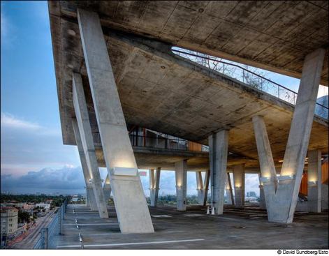 Herzog & de Meuron  Photographer: David Sundberg &copy; Esto  A dizzying precipice on the Lincoln Road garage