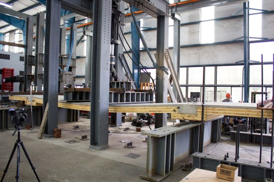 Load applied to the test specimen. Structurelam Products, in Penticton, British Columbia, supplied the CLT panels.