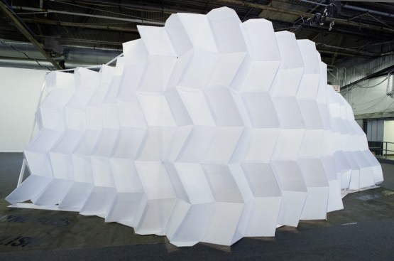Shell Pavilion, a sales booth commissioned by makeup company BeautyLish, allows ease of transport through its modular construction.