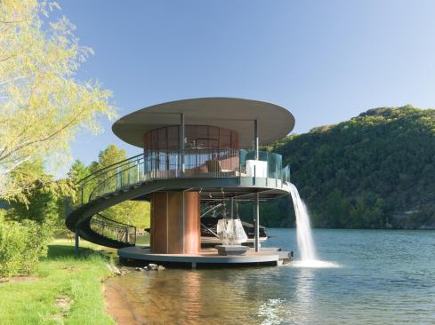 The Shore Vista Boat House represents Bercy Chen's willingness to experiment with forms--in this case curvilinear components. "It came about as a result of engaging in this interesting bend in the river," Calvin Chen explains. "And I also had just returned from Brazil and seen the museum that Oscar Niemeyer did and this boat house is a more mode3st version of that."