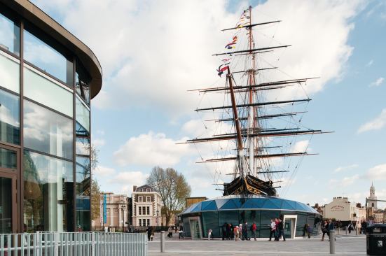 Fully restored, the Cutty Sark is now enclosed by a diagrid shell with glazing from Seele, which meets the hull just above the clipper ship’s waterline.
