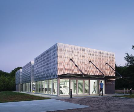 The aluminum strips of the building’s upper skin were woven between horizontal aluminum tubes that had to be hand-welded at the corners to maintain a continuous surface. The Studio 804 students researched the alloys of the metal to make sure that the surface will weather evenly. 