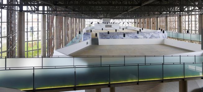 Programmed spaces in the building's center have expansive views outside.
