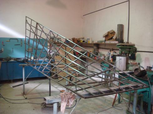 Formwork for saddle surfaces.