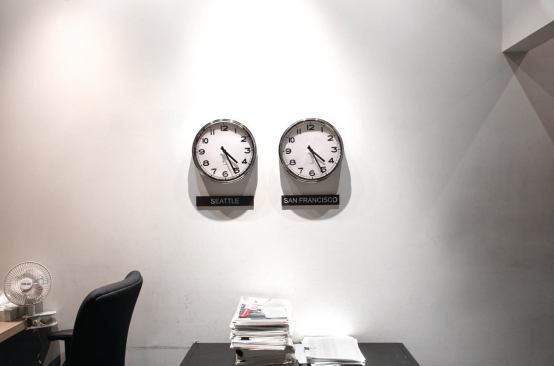 A set of clocks in the Seattle office capture Mithun’s quirky humor and poke fun at the impersonal nature of major international firms with outposts in multiple time zones.