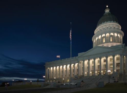 The building’s exterior nighttime lighting composition sought to reproduce the architect’s original design concept, while adopting current lighting and lighting control technologies. The 300-foot dome is gently, yet precisely illuminated from rooftop corners with tightly controlled 400W metal halide floodlights. Uplighting of the dome’s interior is accomplished with 70W ceramic discharge metal halide lamps and in turn provides a warm backlighting of the lower drum’s exterior windows. Balustrade concealed 70W ceramic discharge metal halide lamps wash the upper drum, while recreations of original etched globes silhouette the portico columns.