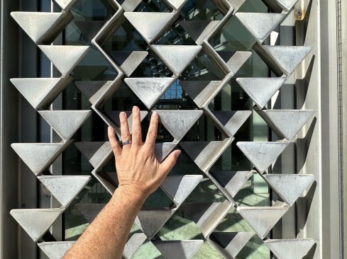 Minuro Yamasaki’s 3D folded ironwork screens at Wayne State University in Detroit.